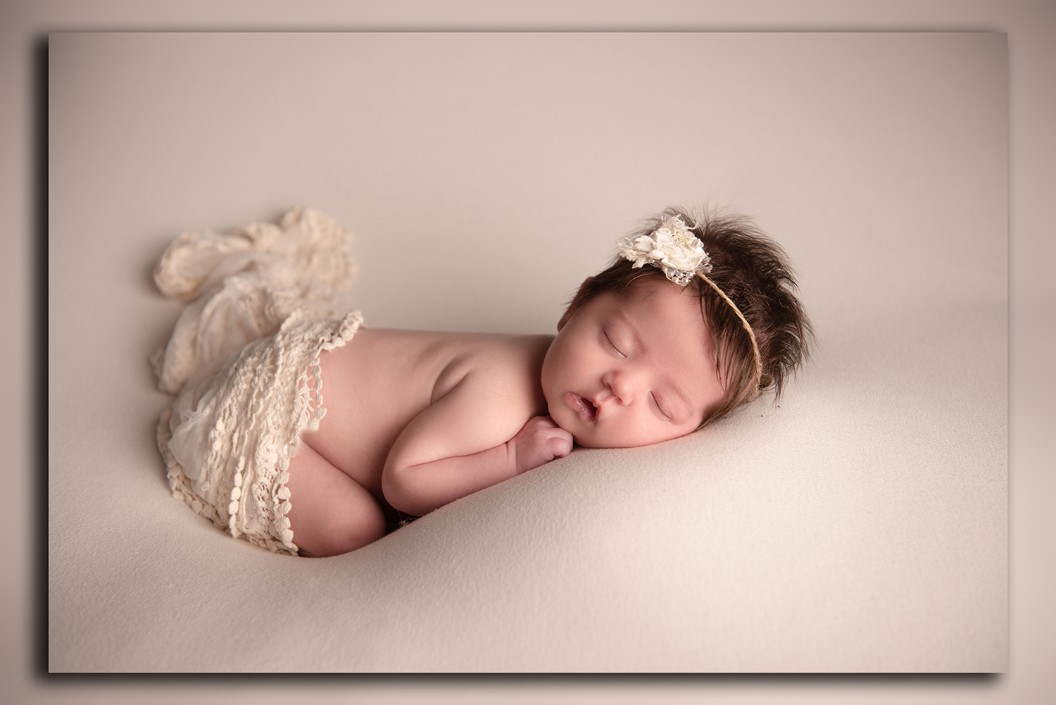 how-old-should-a-baby-be-at-their-newborn-photoshoot